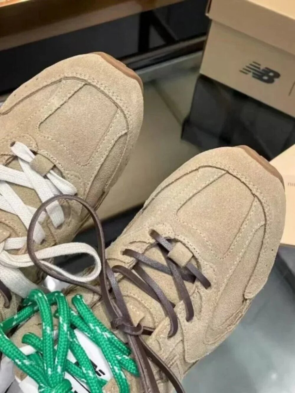 Balance x Miu Miu 530 Sneakers - Picture 5 of 9